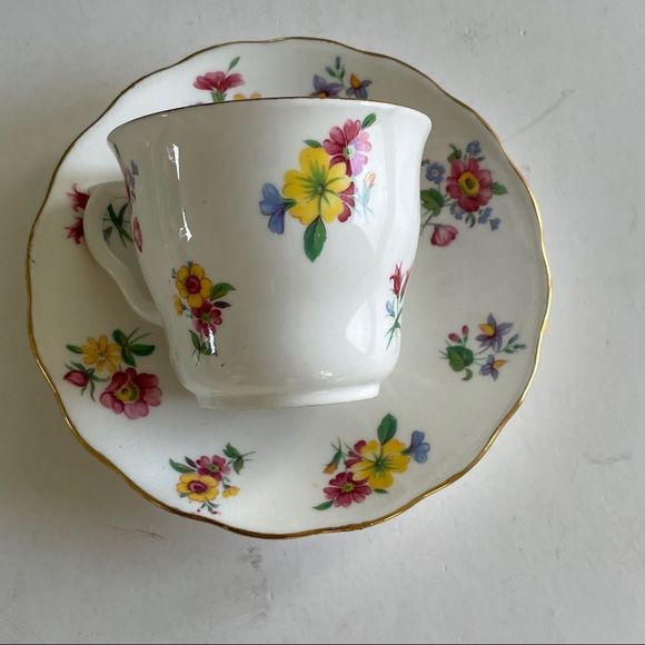 Vtg Vale Bone China Tea cups & Saucer - Picture 2 of 5